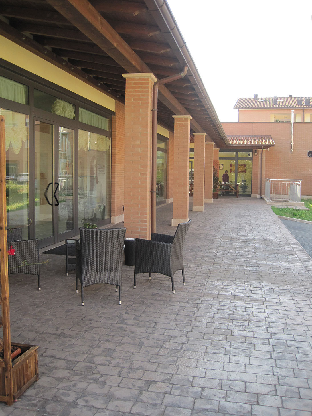https://www.villaggioblu.it/wp-content/uploads/2019/11/commerciale_2.jpg