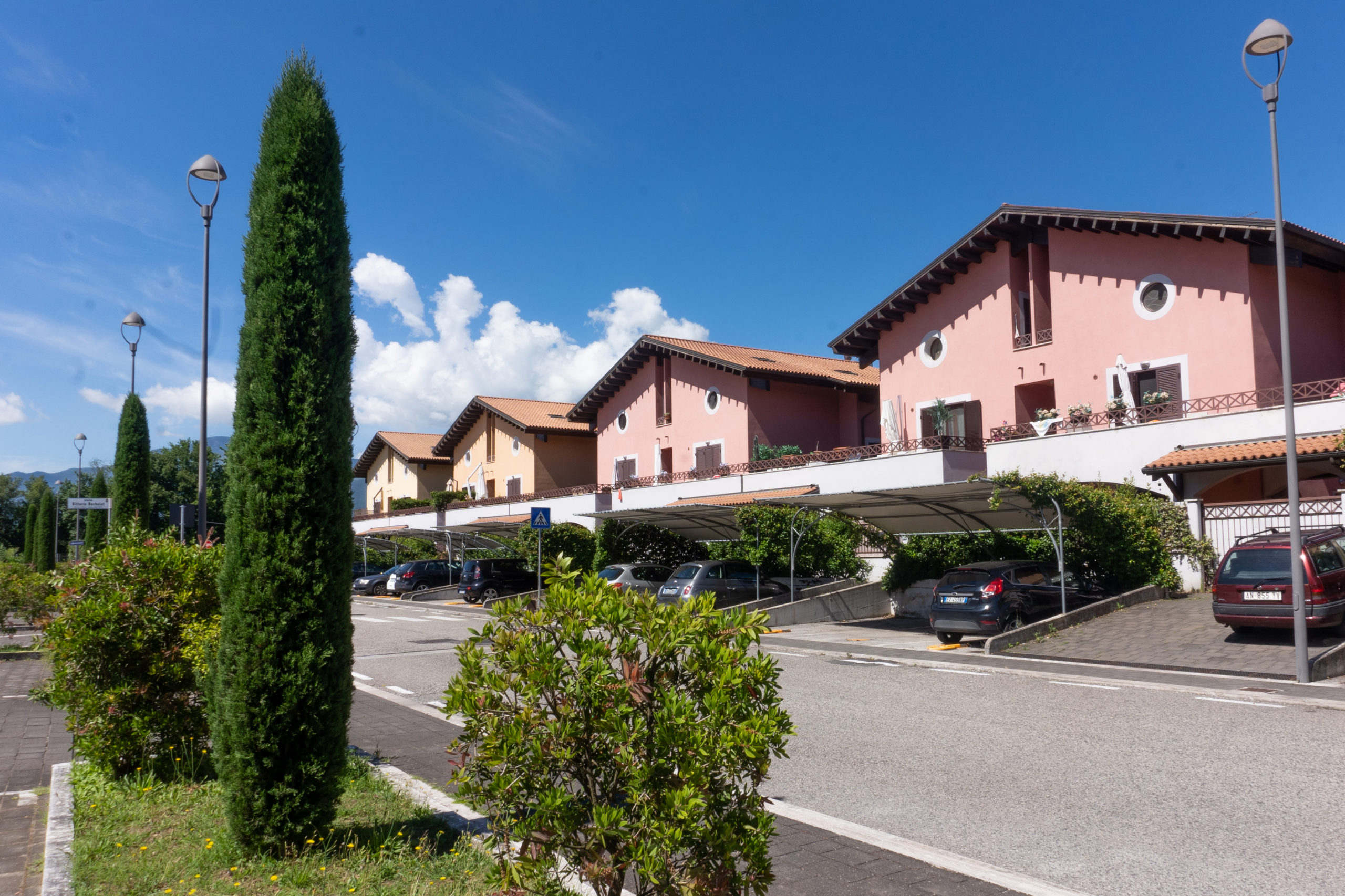 https://www.villaggioblu.it/wp-content/uploads/2022/08/SCAFFALE-12-scaled.jpg