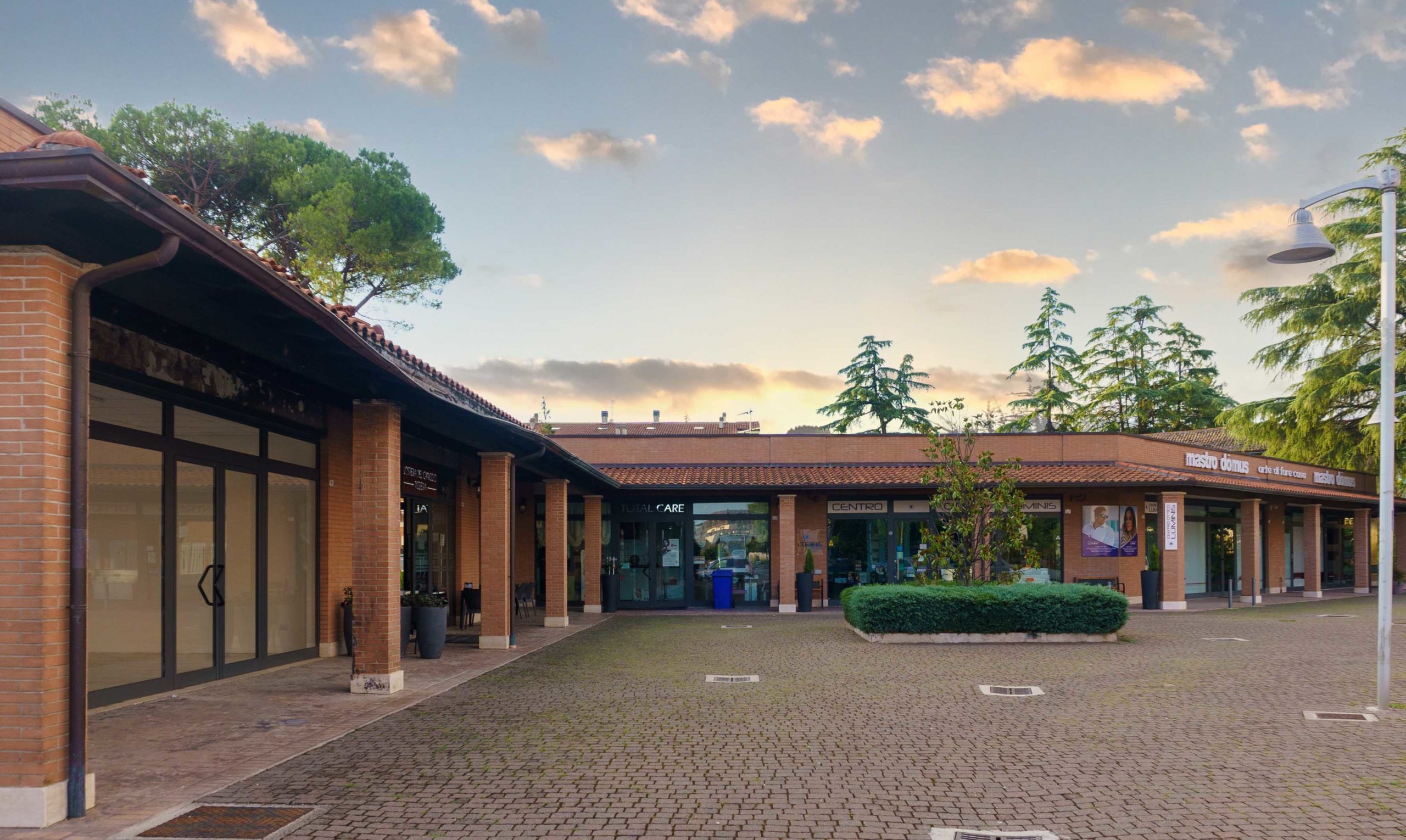 https://www.villaggioblu.it/wp-content/uploads/2022/08/fontana-1-web-scaled.jpg